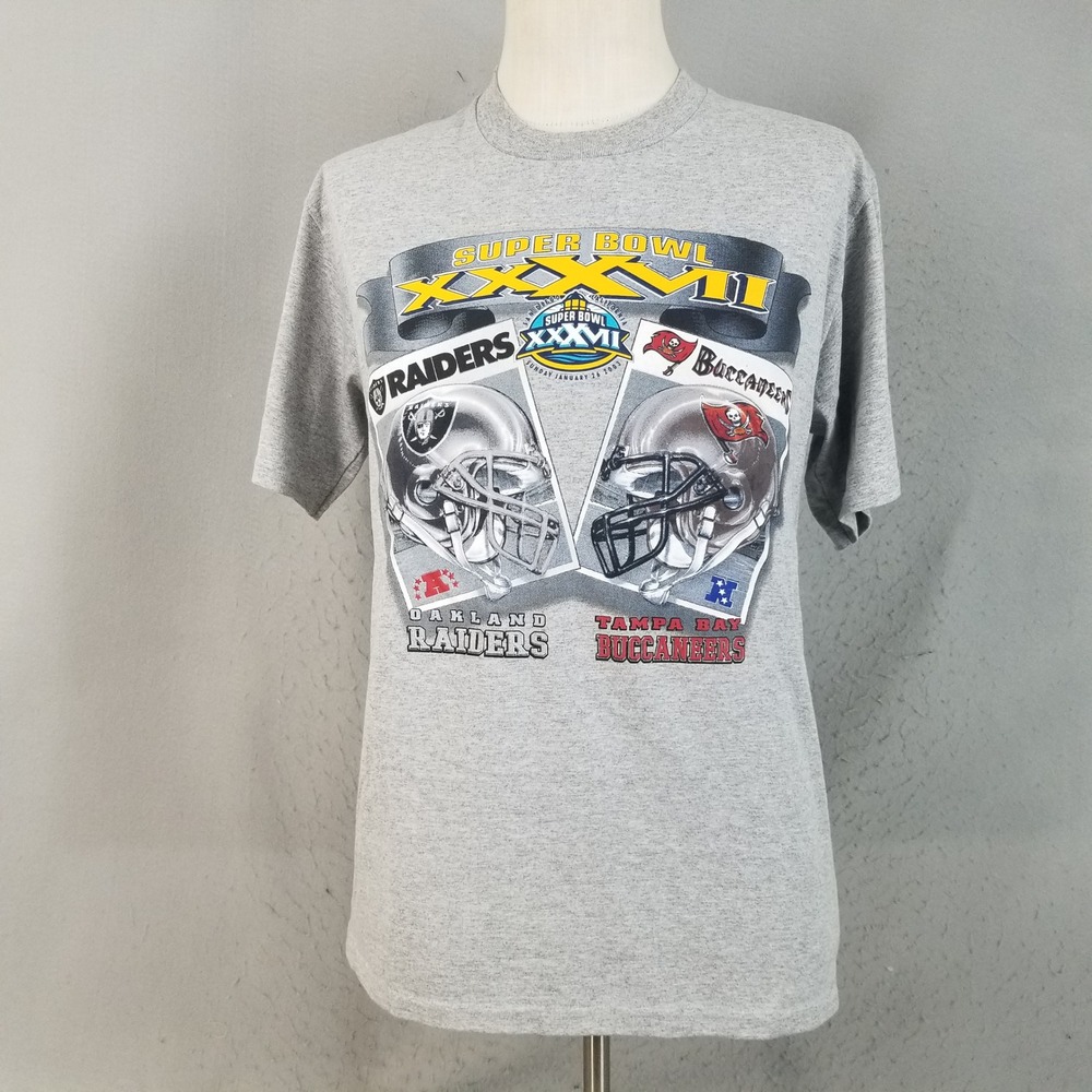 NFL T-Shirt Mens M Gray Super Bowl XXXVII 2003 Raiders vs Buccaneers Graphic Tee
